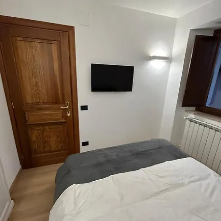 Pietrasuite Santa Brigida 公寓 *