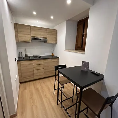 Pietrasuite Santa Brigida 公寓 罗卡拉索