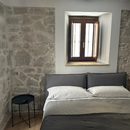 Pietrasuite Santa Brigida 公寓 罗卡拉索