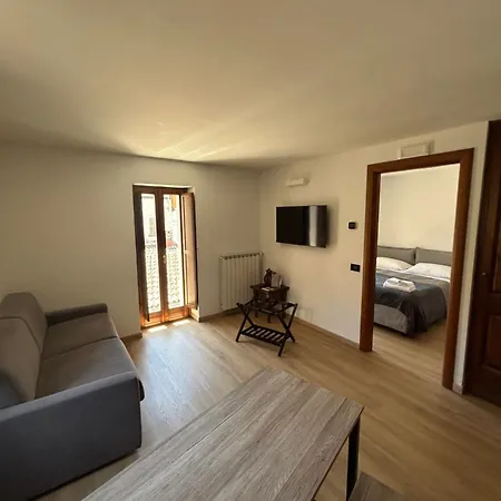 Pietrasuite Santa Brigida 公寓